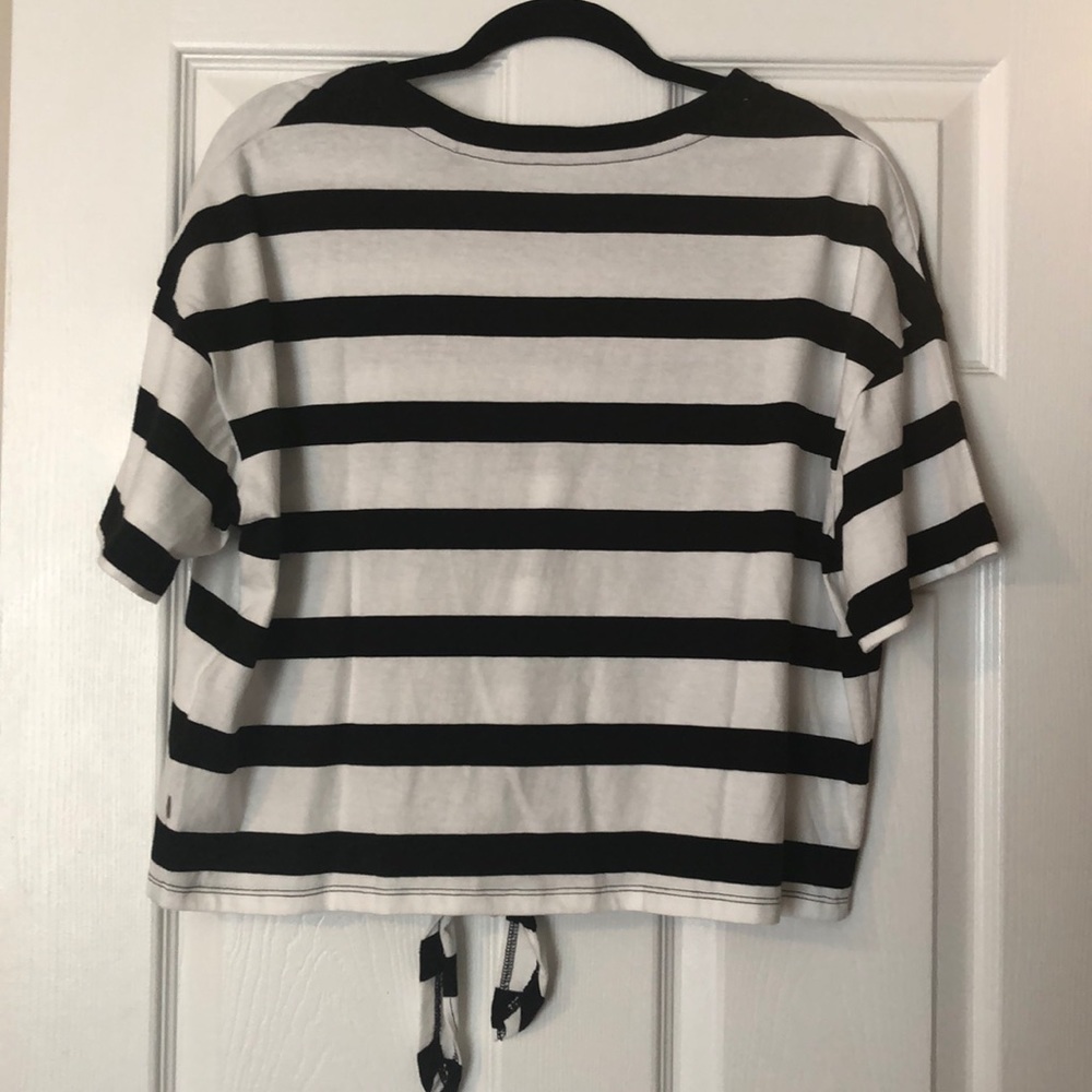 Strip Crop Tee - Picture 5 of 6